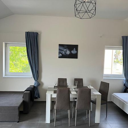 Apartman Byt 75M2 Klid Priroda Pro Rodinu Praga Exterior foto