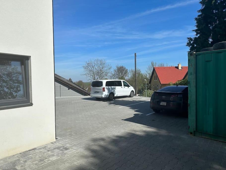 Apartman Byt 75M2 Klid Priroda Pro Rodinu Praga Exterior foto